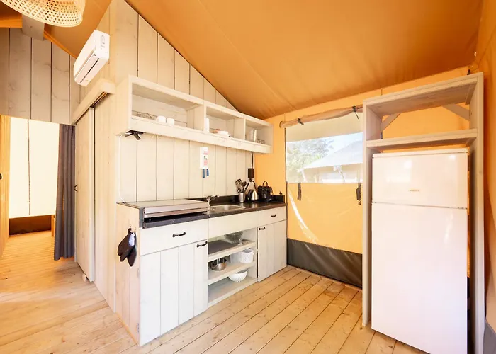 Glamping Valkenburg خيمة فخمة